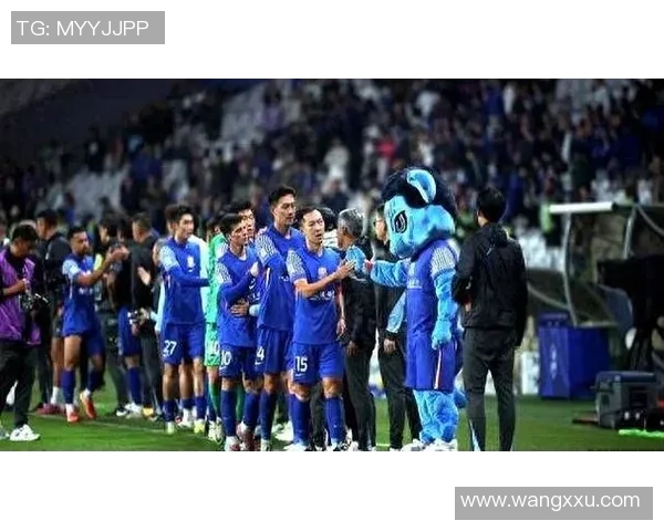 上海申花迎战万达期待精彩对决球迷热情高涨助威球队争取胜利